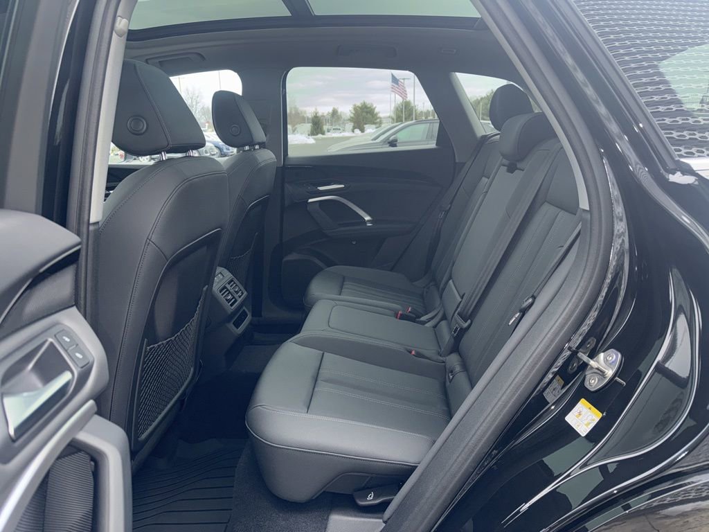 Used 2025 Audi Q5 Premium w/ Convenience Package image 19