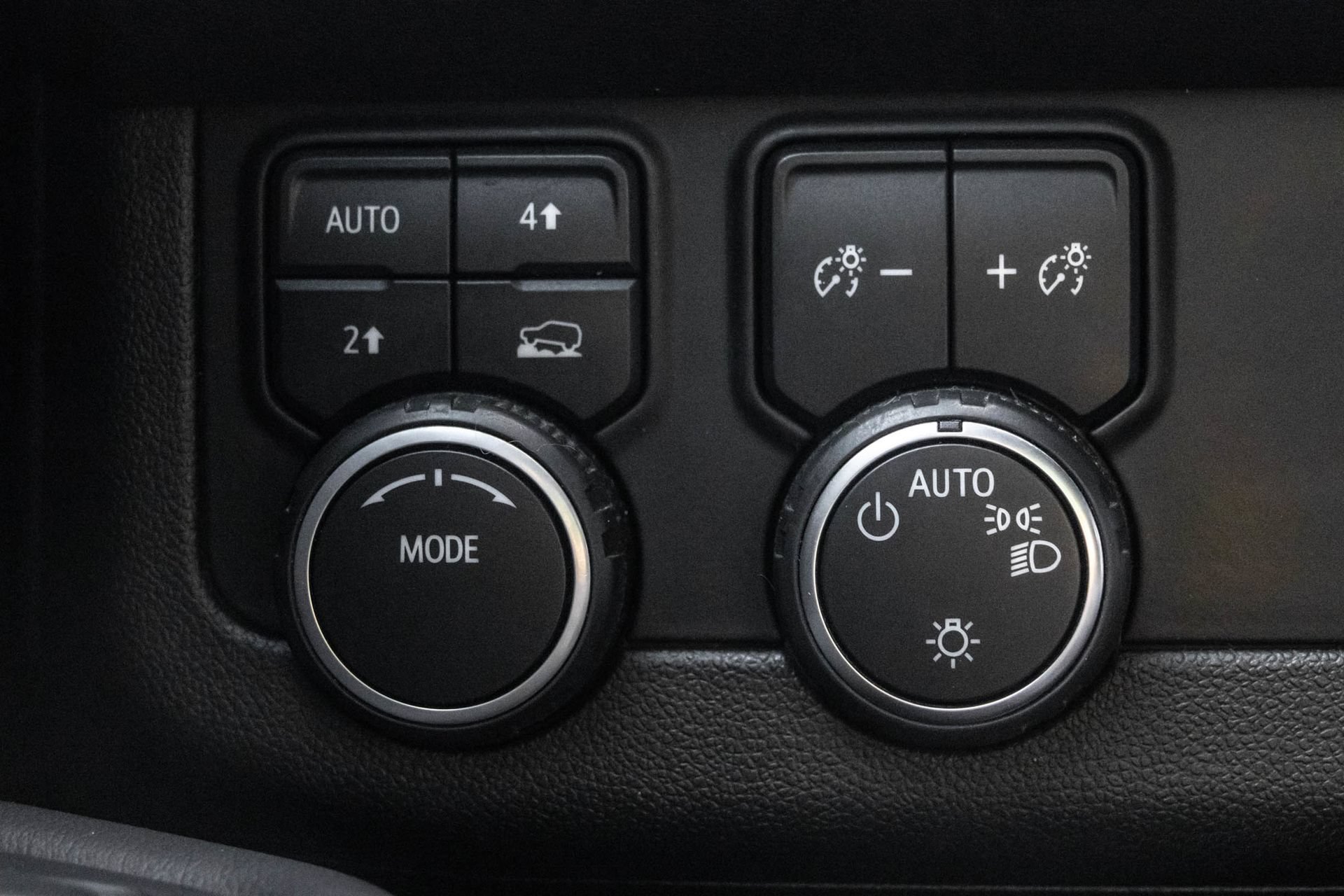 Used 2022 Chevrolet Suburban LT AWD/4WD image 25