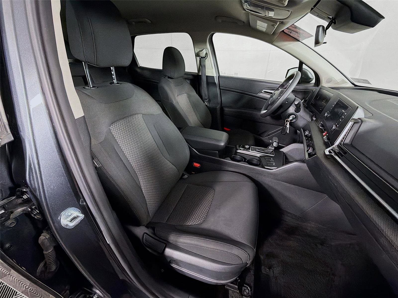 Used 2024 Kia Sportage LX image 28