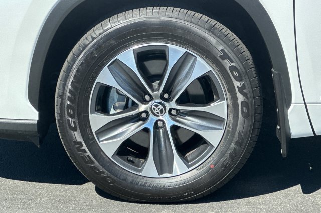 Certified 2026 Toyota Highlander XLE AWD/4WD image 32