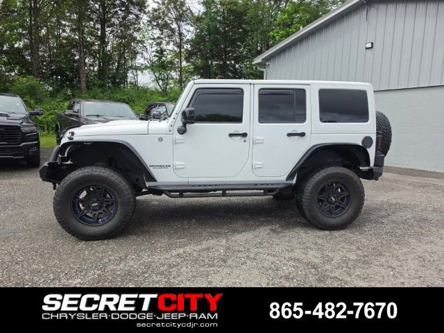 Used 2015 Jeep Wrangler Unlimited Sahara AWD/4WD image 8