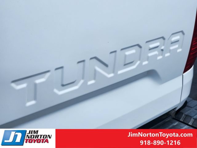 Used 2018 Toyota Tundra Limited w/ Limited Premium Package AWD/4WD image 12