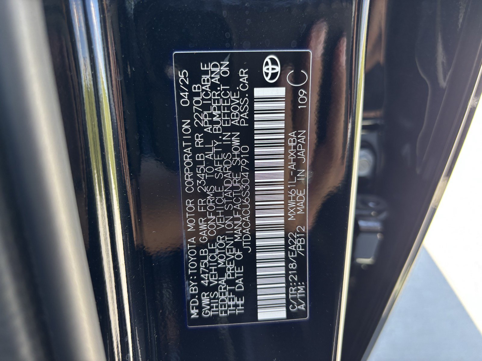 Used 2025 Toyota Prius Plug-In Hybrid w/ Limited Premium Package FWD image 37