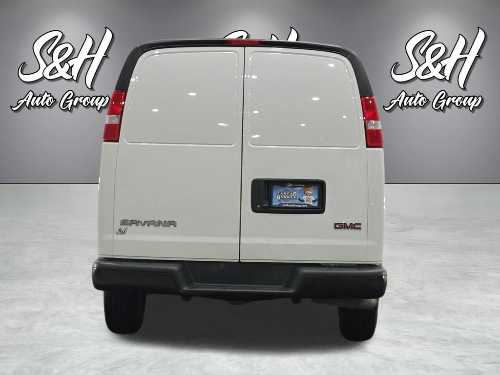 Used 2024 GMC Savana 3500 Extended RWD image 16