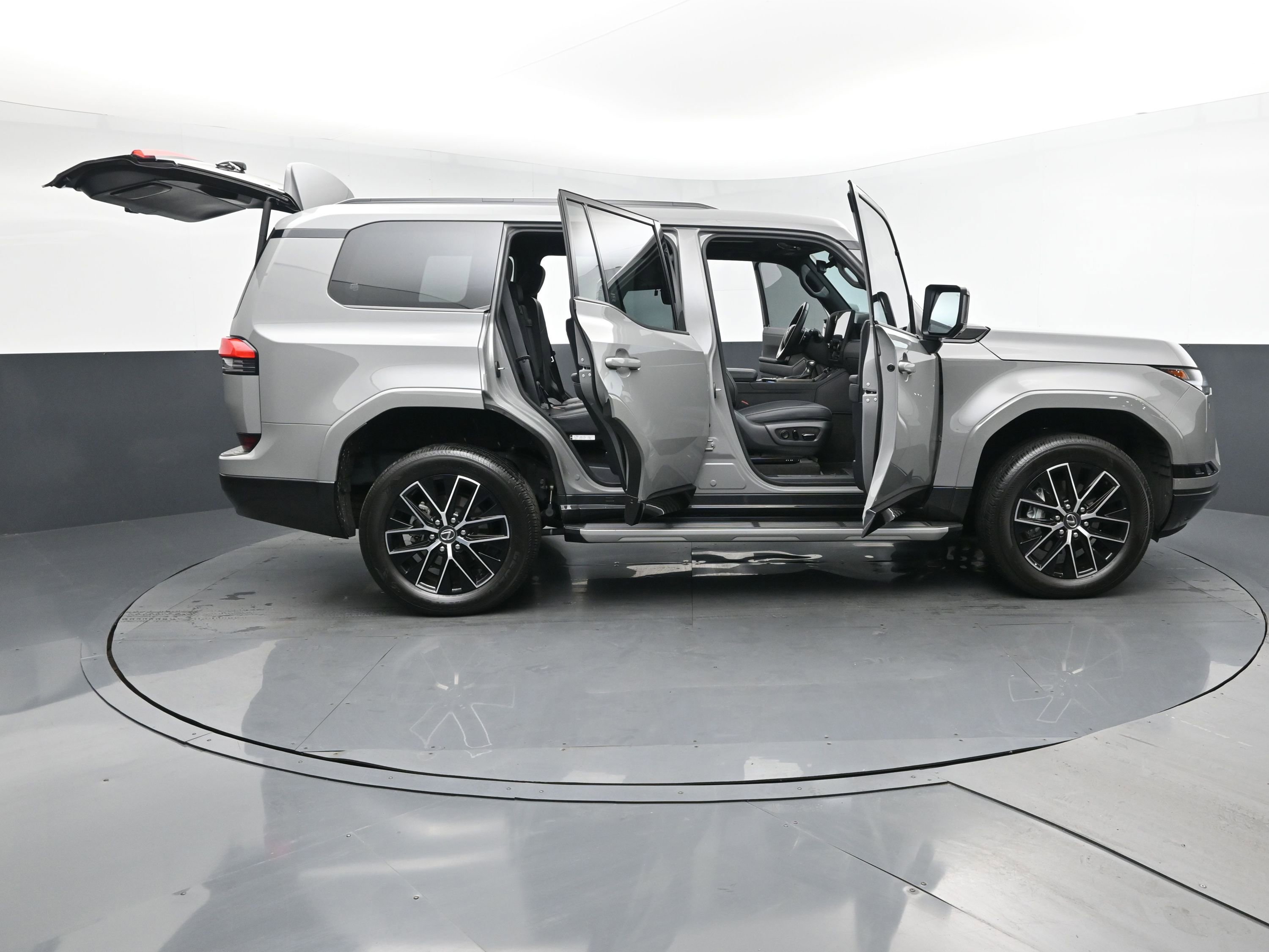 Used 2024 Lexus GX 550 image 30
