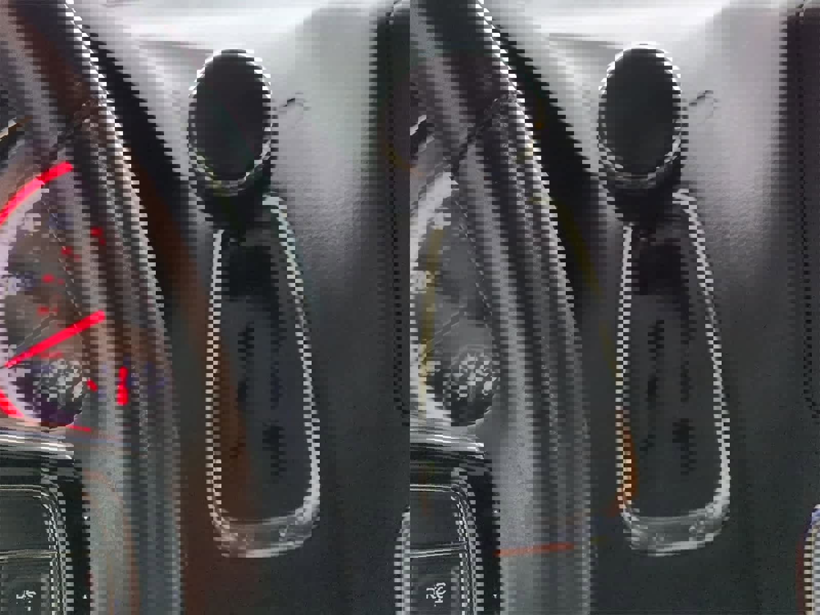 Certified 2018 Dodge Grand Caravan SXT w/ Driver Convenience Group image 32