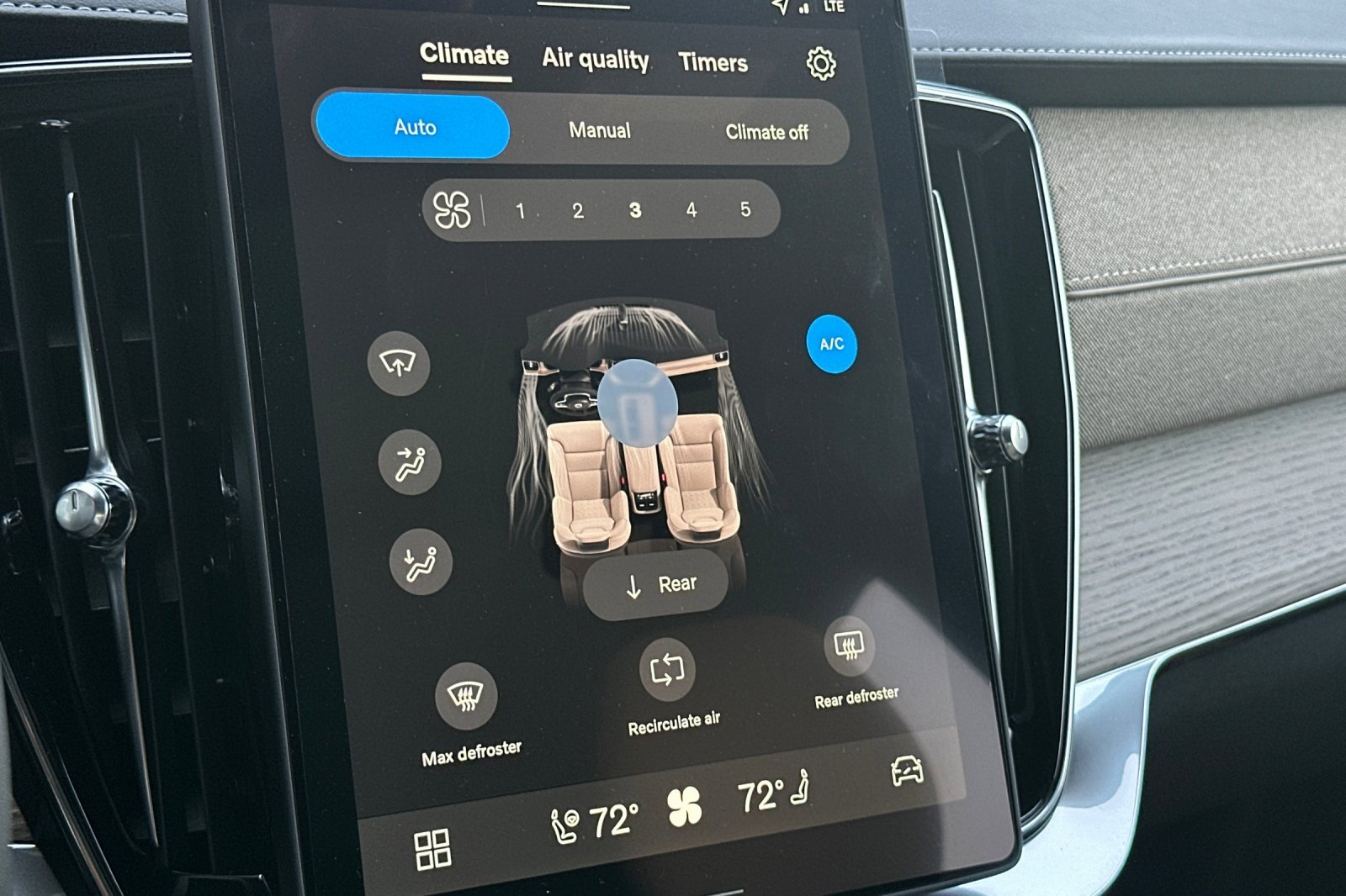 New 2026 Volvo XC90 B6 Plus w/ Protection Package Premier image 25