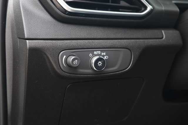 Used 2023 Chevrolet Bolt EUV LT w/ Convenience Package FWD image 14