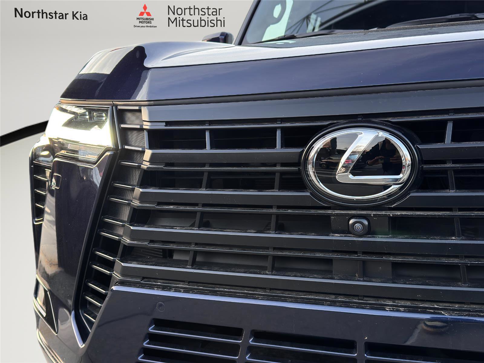 Used 2024 Lexus GX 550 w/ Accessory Package (31) AWD/4WD image 28