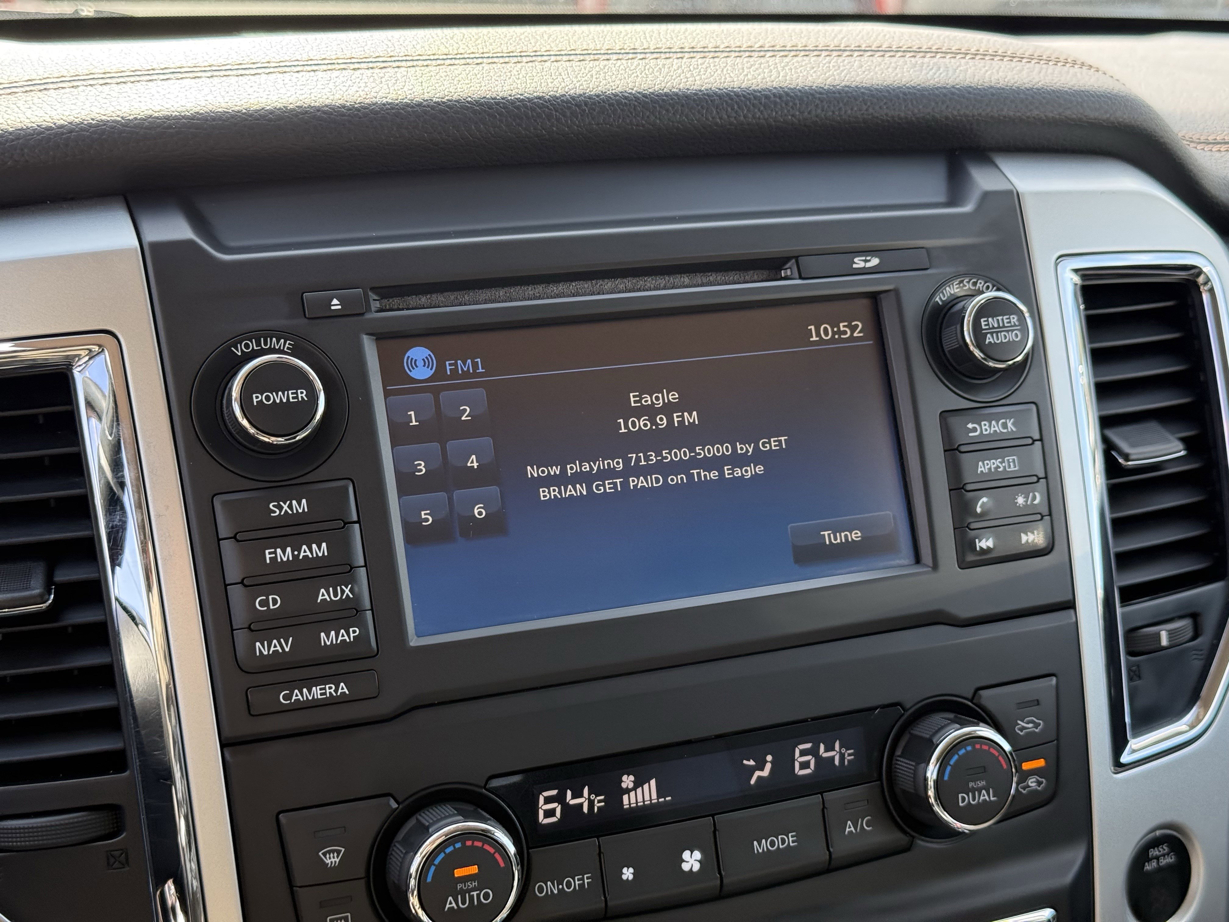 Used 2018 Nissan Titan SL image 20