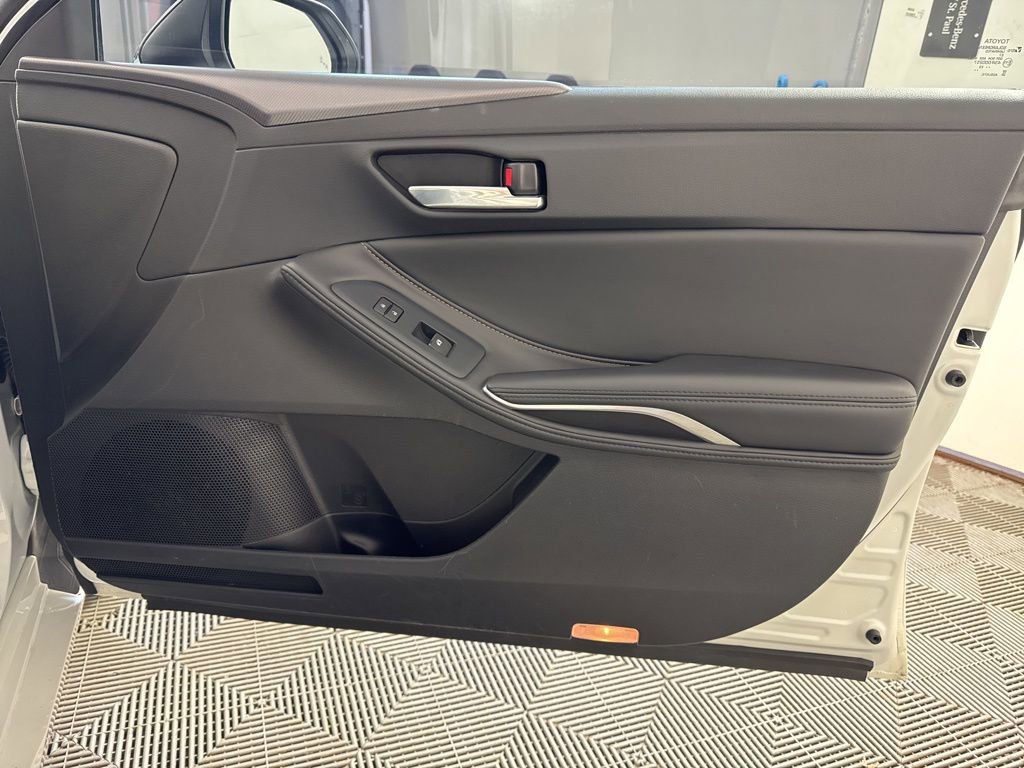 Used 2022 Toyota Avalon XSE FWD image 21