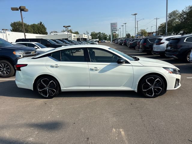 Used 2024 Nissan Altima 2.5 SR FWD image 26