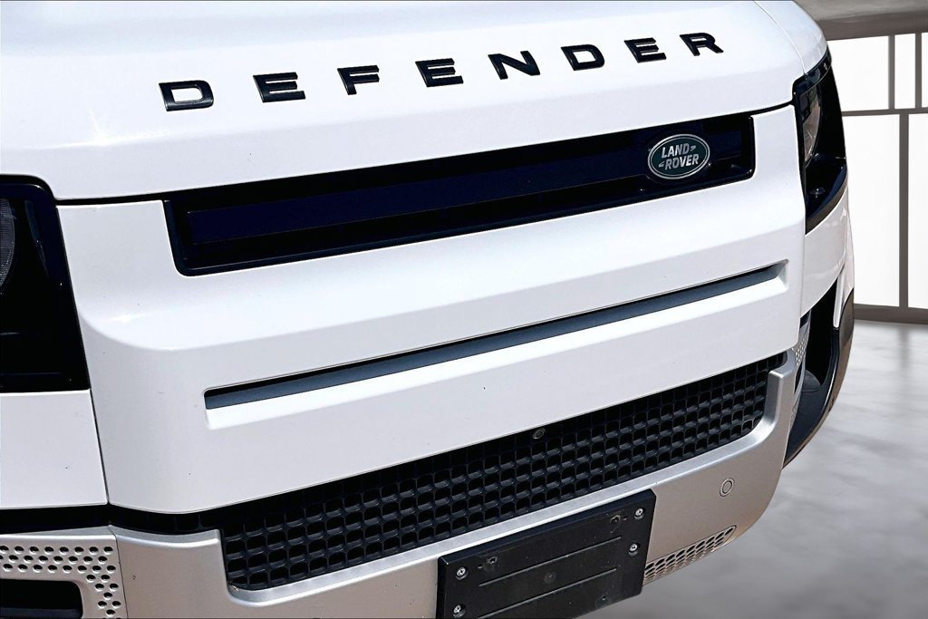 Used 2025 Land Rover Defender 110 S AWD/4WD image 28