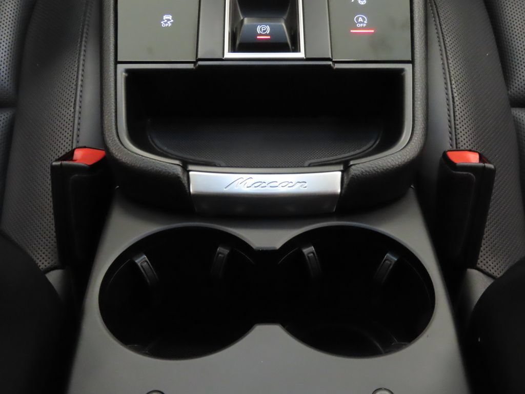 Certified 2024 Porsche Macan Turbo AWD/4WD image 29