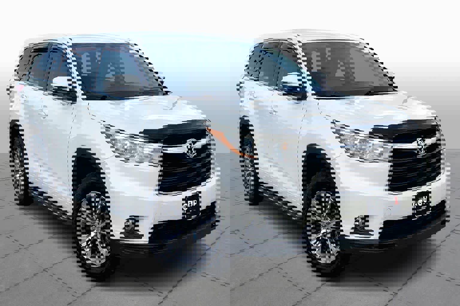 Used 2015 Toyota Highlander LE image 2