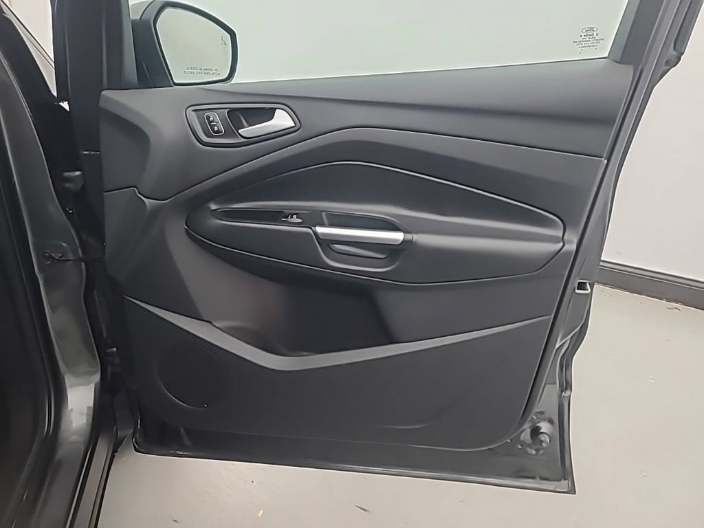 Used 2017 Ford Escape Titanium AWD/4WD image 13
