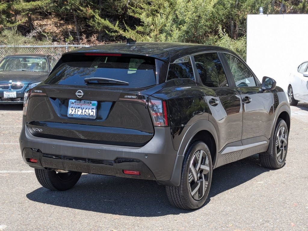 Used 2025 Nissan Kicks SV FWD image 5