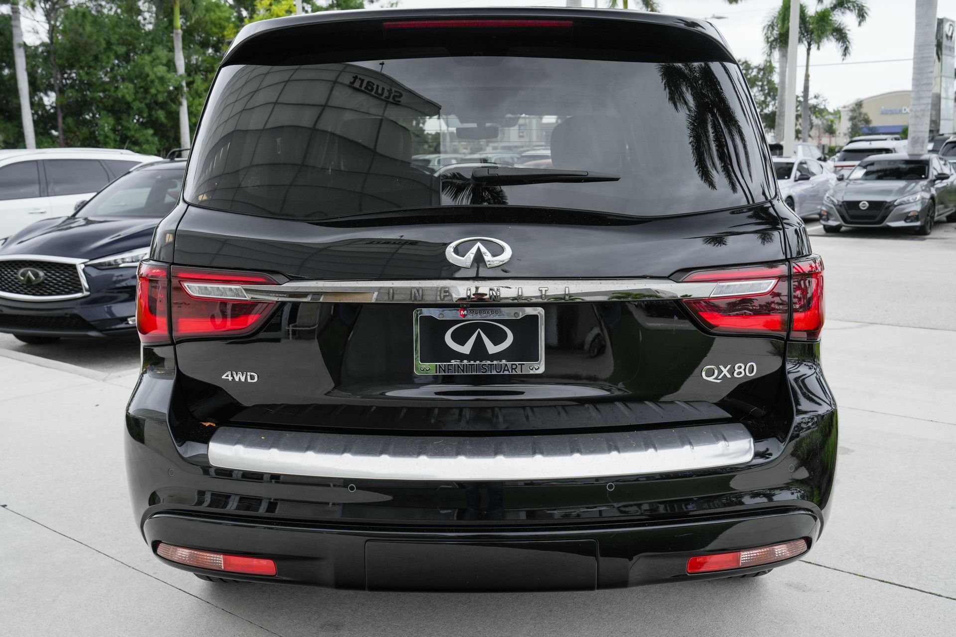 Used 2023 INFINITI QX80 Premium Select w/ Cargo Package image 9