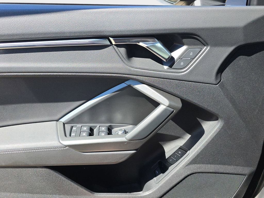 Certified 2024 Audi Q3 2.0T Premium Plus image 18