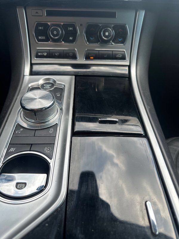 Used 2013 Jaguar XF 3.0 AWD/4WD image 24