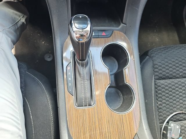 Used 2019 GMC Acadia SLE FWD image 16