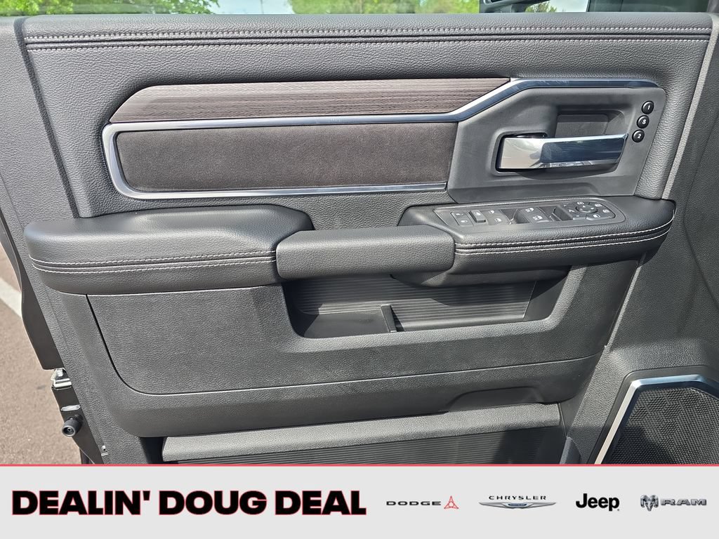 New 2026 RAM 2500 Laramie w/ Night Edition AWD/4WD image 10