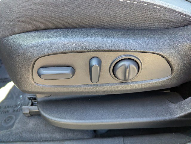 Used 2022 Chevrolet Equinox LS AWD/4WD image 12