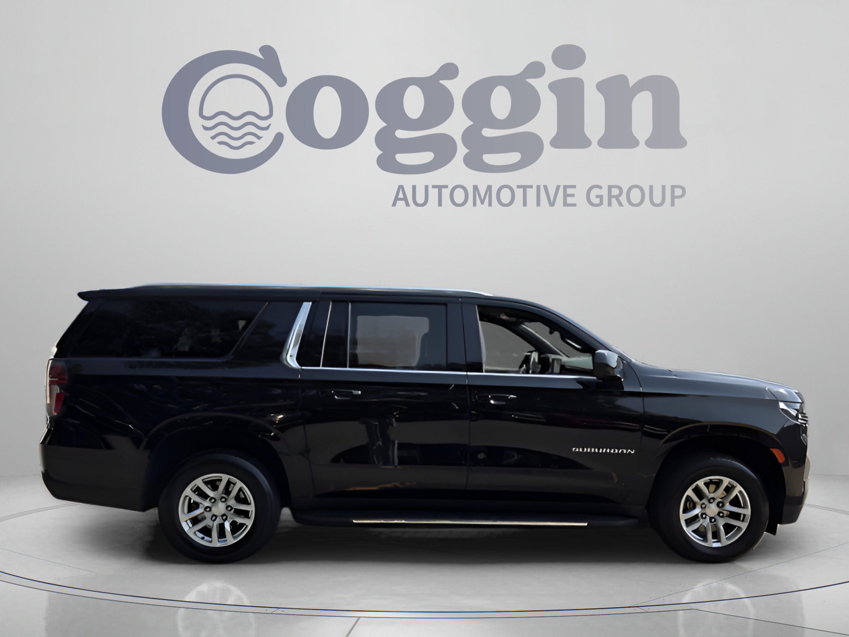 Certified 2024 Chevrolet Suburban LT RWD image 6
