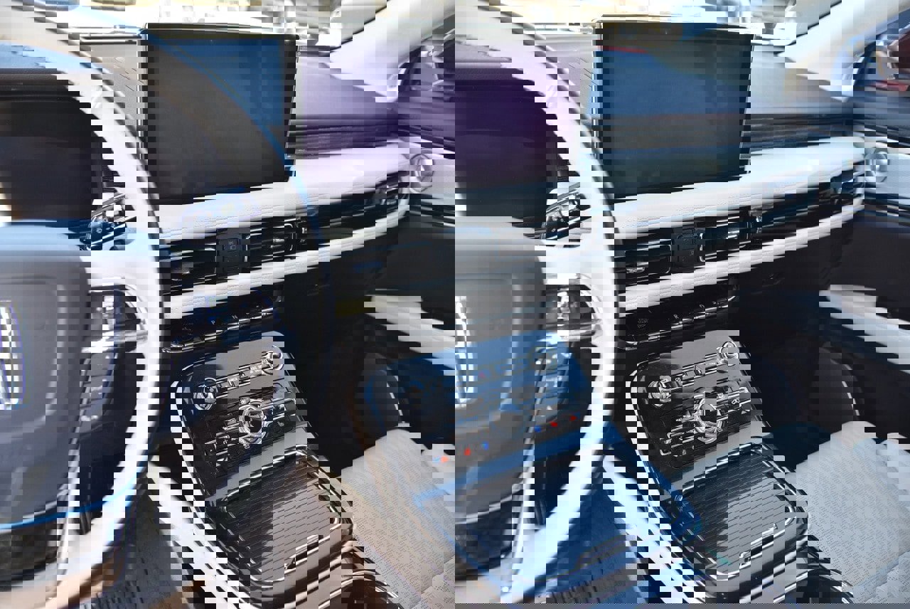 Used 2023 Lincoln Nautilus Black Label image 8