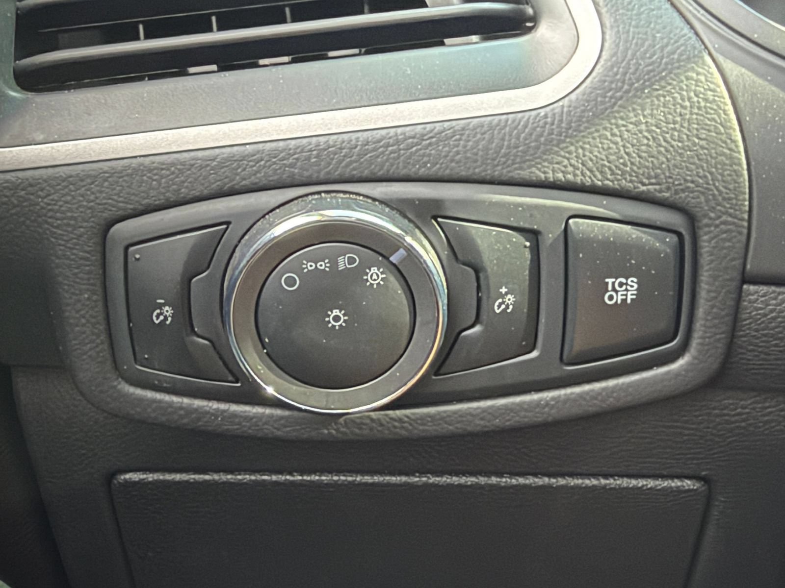 Used 2024 Ford Edge SEL AWD/4WD image 33