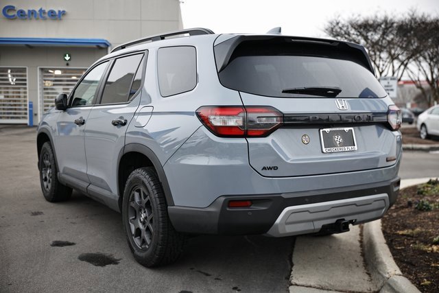 Certified 2025 Honda Pilot TrailSport image 7