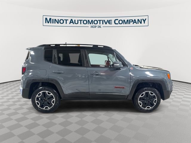 Used 2017 Jeep Renegade Trailhawk w/ Popular Equipment Group AWD/4WD image 9