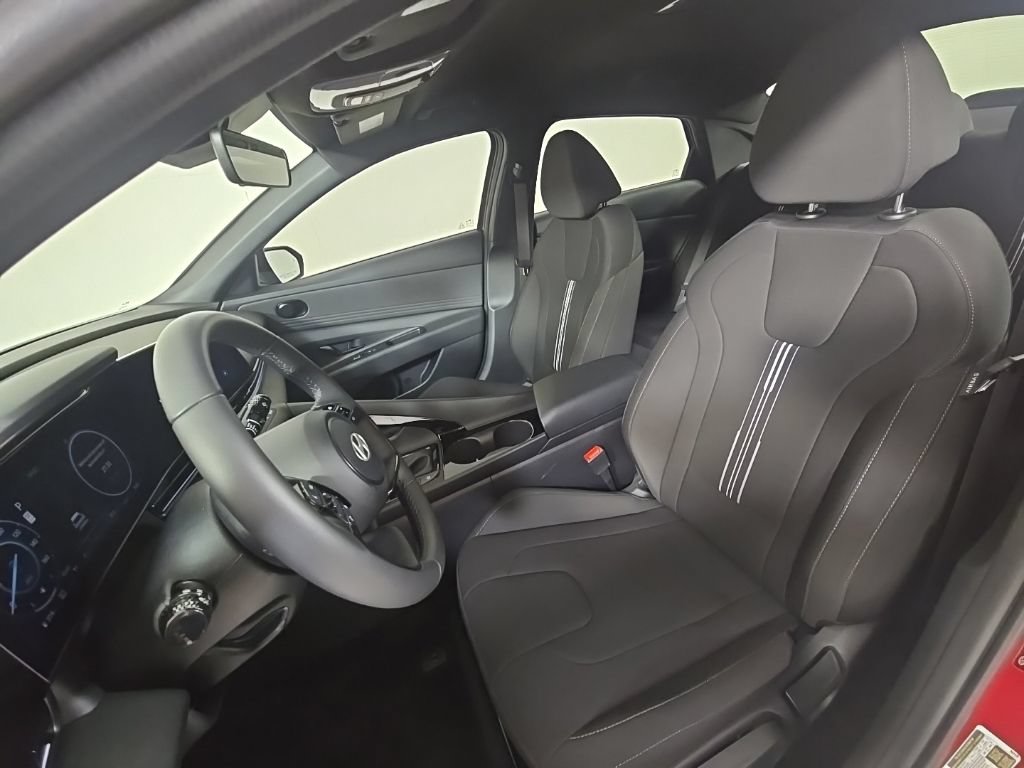 New 2025 Hyundai Elantra SEL FWD image 15