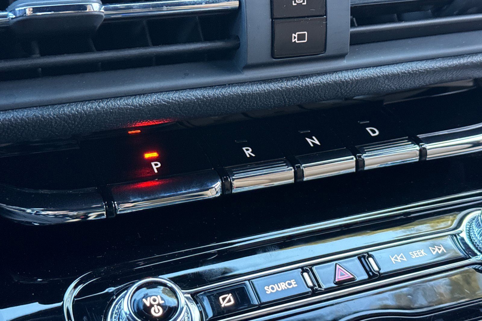 Certified 2022 Lincoln Corsair Reserve w/ Equipment Group 201A image 21