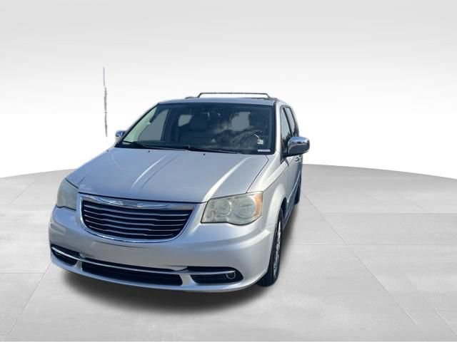 Used 2012 Chrysler Town & Country Touring-L w/ Entertainment Group #2 FWD image 6