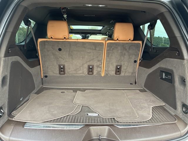 Used 2022 Cadillac Escalade ESV Premium Luxury image 16