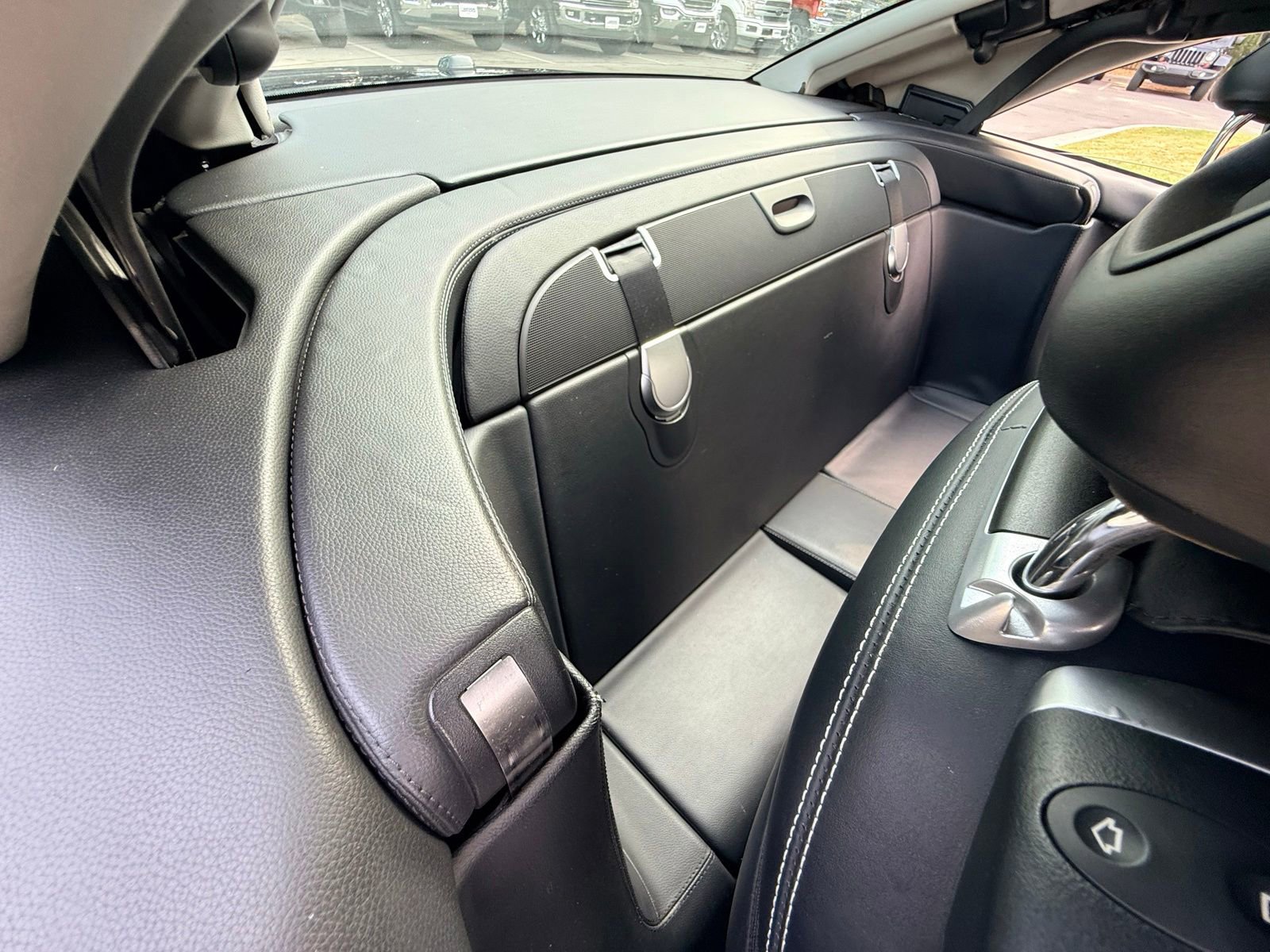 Used 2011 Mercedes-Benz SL 550 image 27