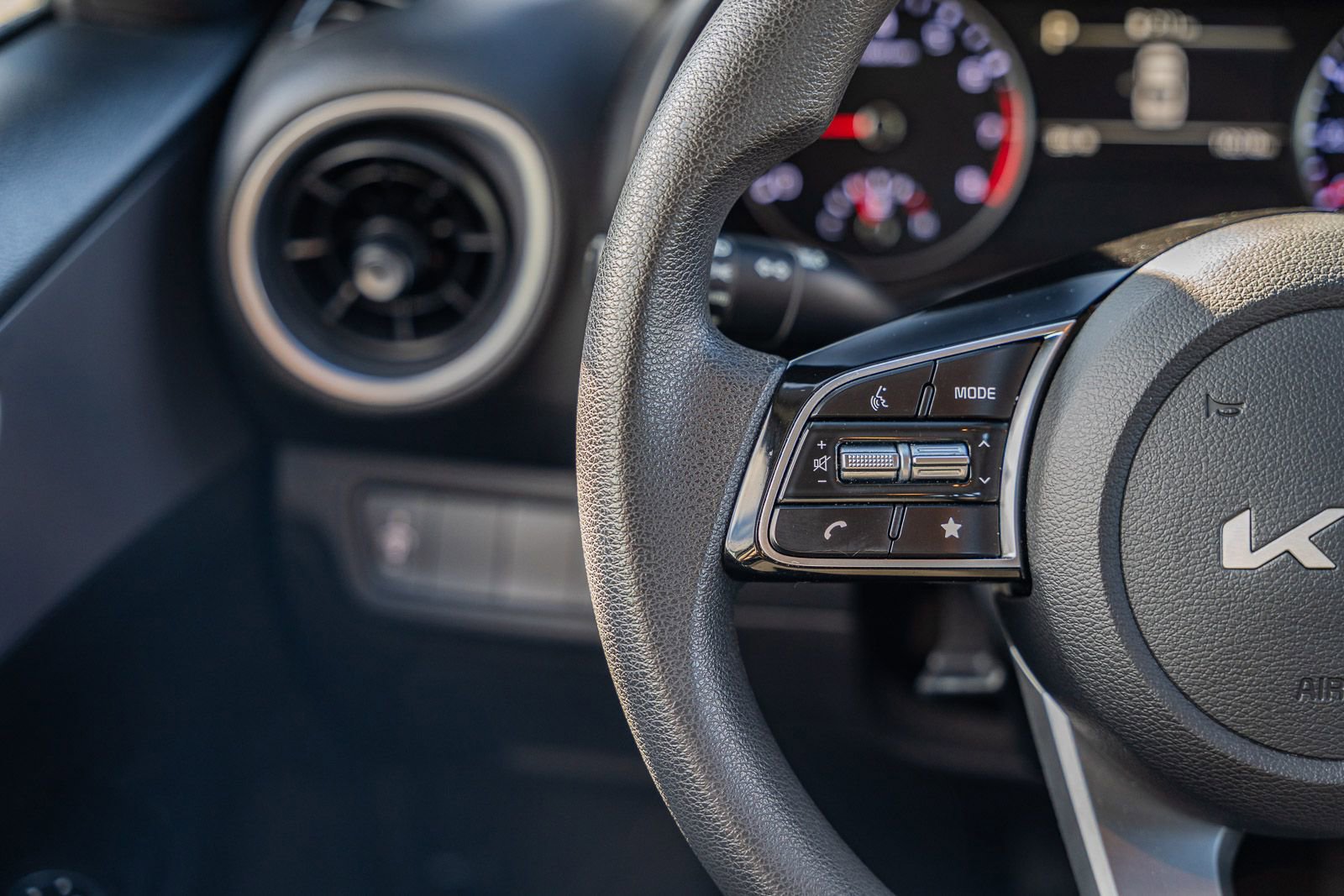 Used 2024 Kia Forte LX image 27