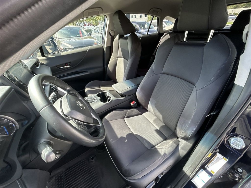 Used 2021 Toyota Venza LE image 15