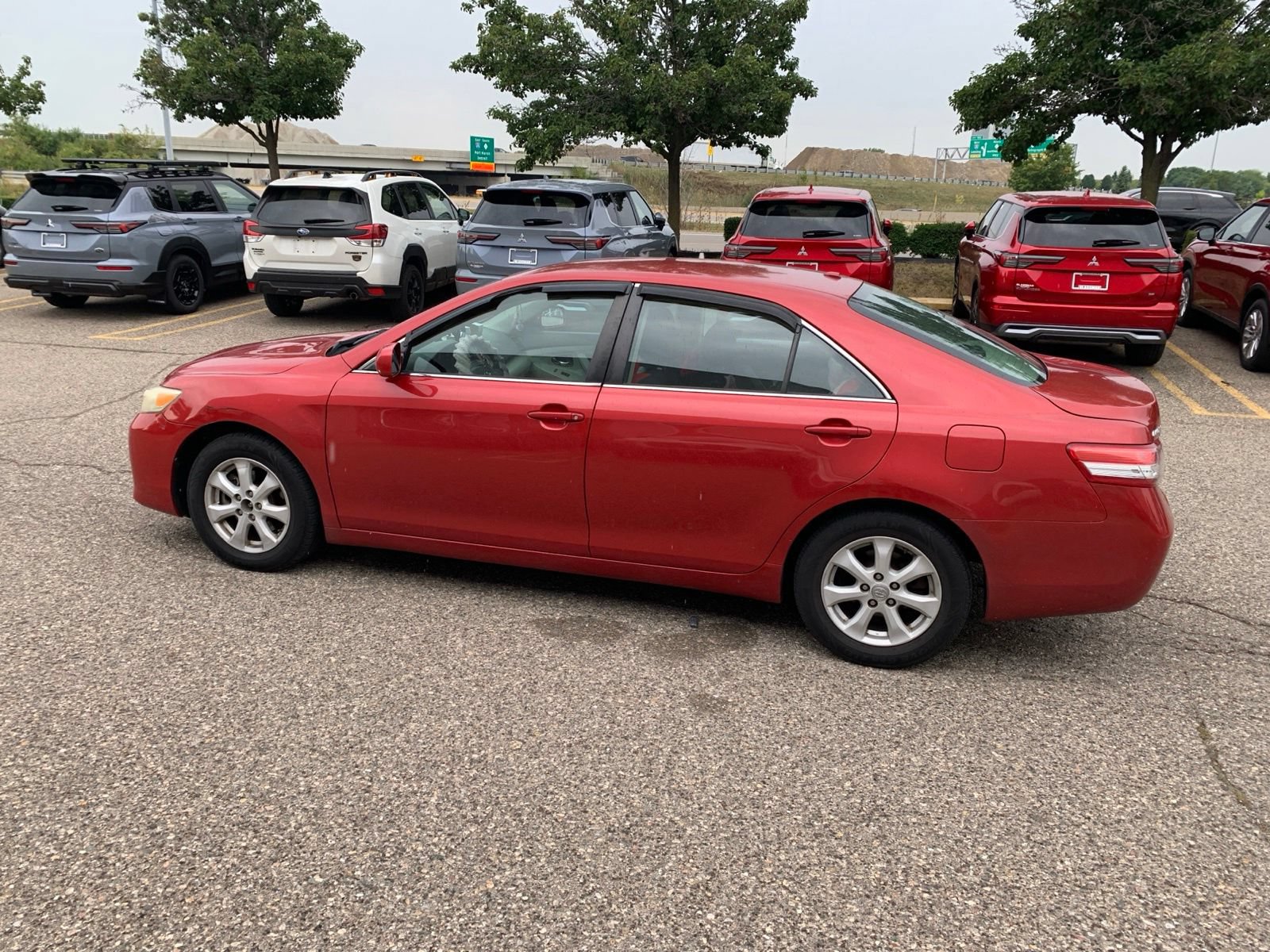 Used 2011 Toyota Camry LE FWD image 7