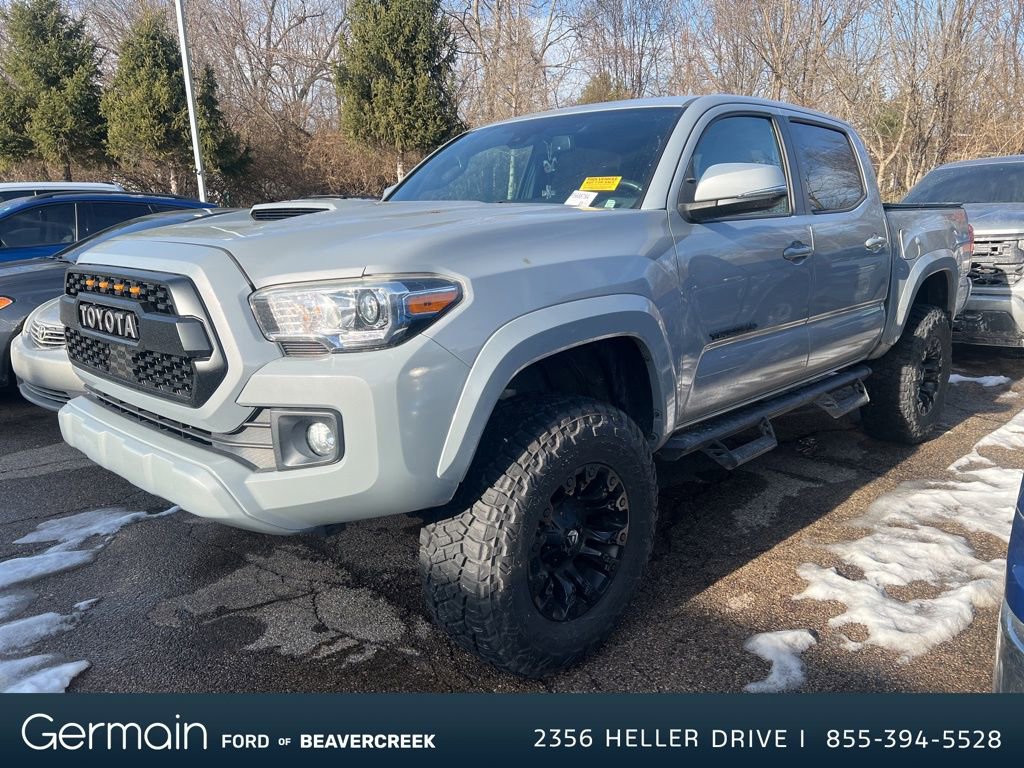 Used 2018 Toyota Tacoma TRD Sport image 1