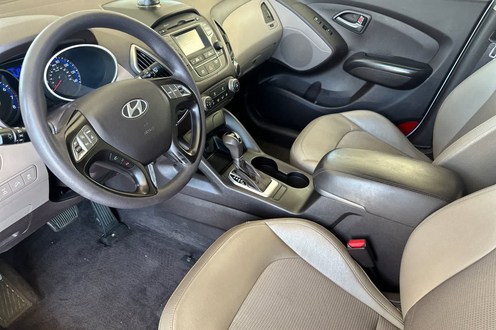 Used 2015 Hyundai Tucson GLS w/ Option Group 02 AWD/4WD image 11