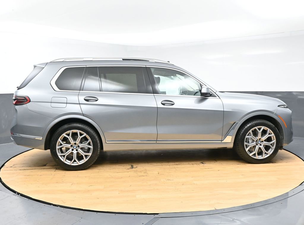 Used 2025 BMW X7 xDrive40i AWD/4WD image 8