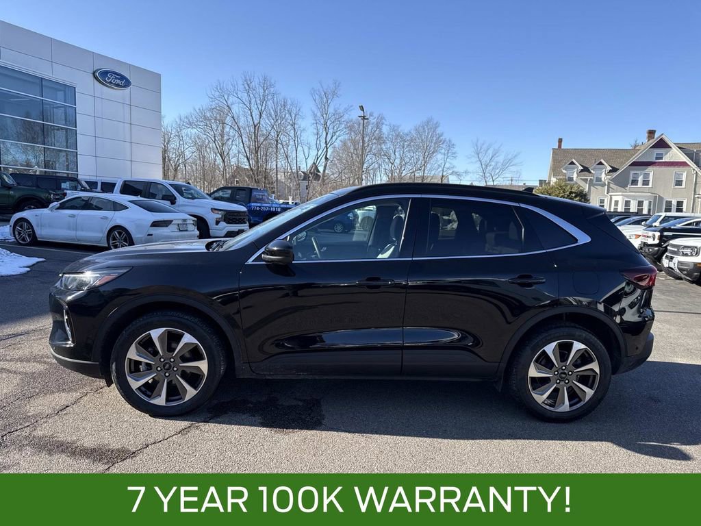 Used 2023 Ford Escape Platinum w/ Premium Technology Package image 2