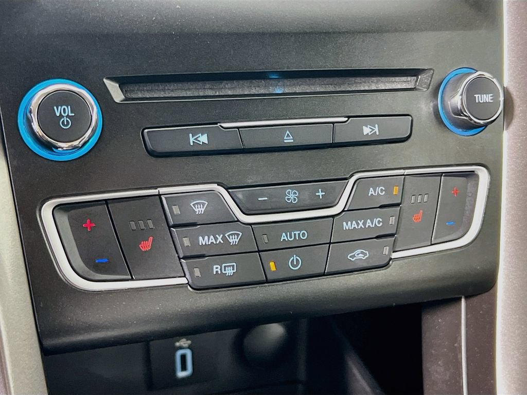 Used 2017 Ford Fusion Energi SE FWD image 16