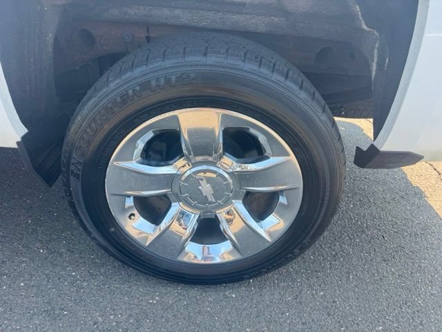 Used 2018 Chevrolet Silverado 1500 LT w/ LT Eassist Package AWD/4WD image 17