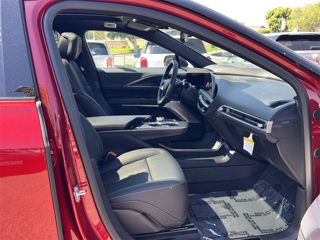 New 2026 Cadillac Lyriq V w/ Exterior Carbon Fiber Package image 33