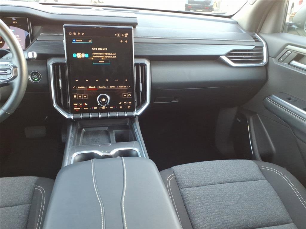 Used 2025 GMC Acadia Elevation image 9