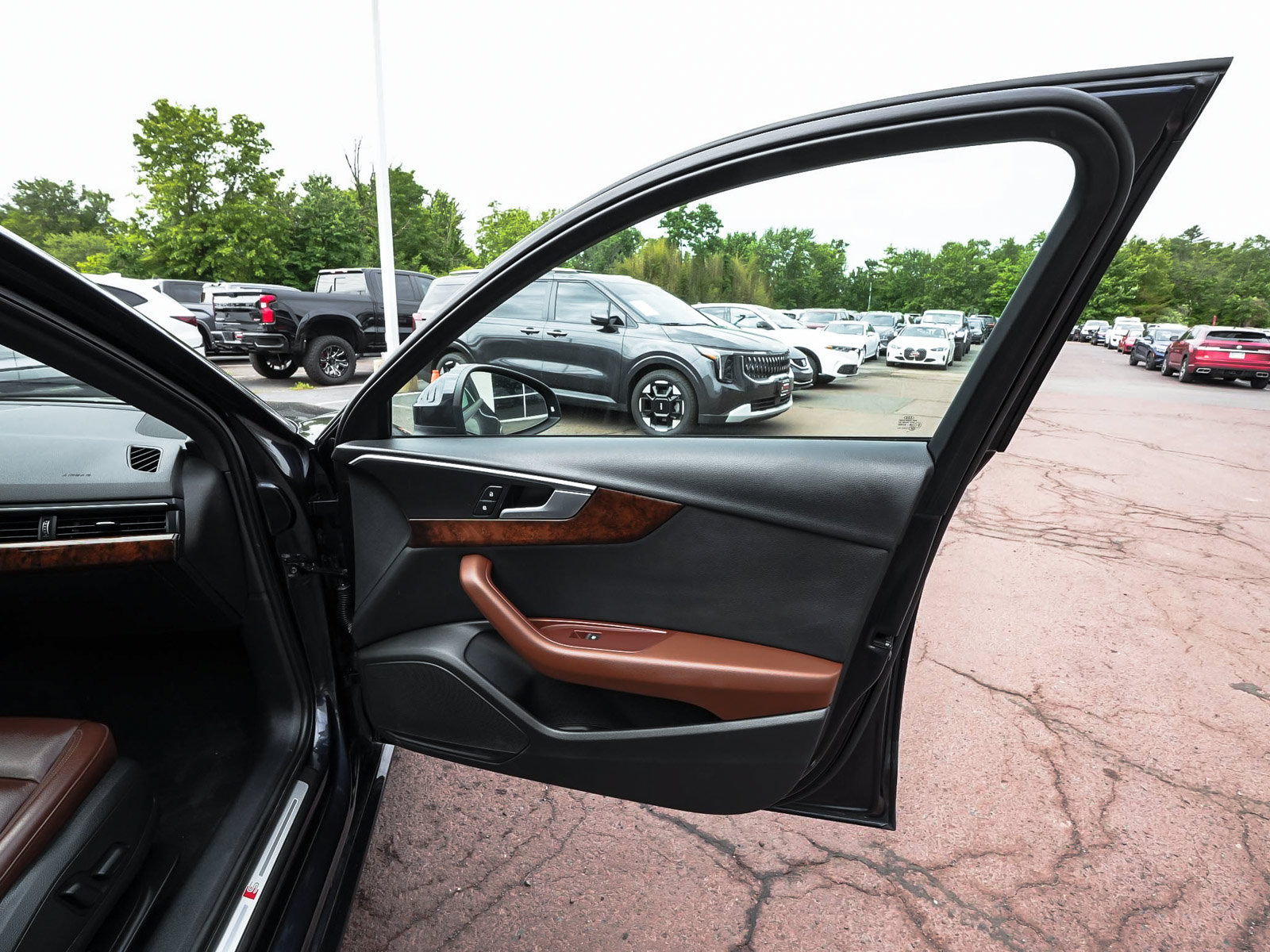 Used 2018 Audi A4 2.0T Premium w/ Convenience Package AWD/4WD image 14