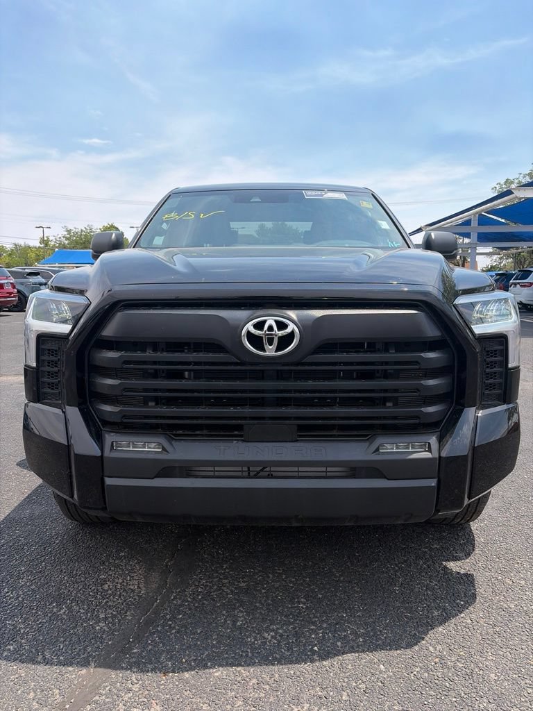 Used 2025 Toyota Tundra SR5 AWD/4WD image 1